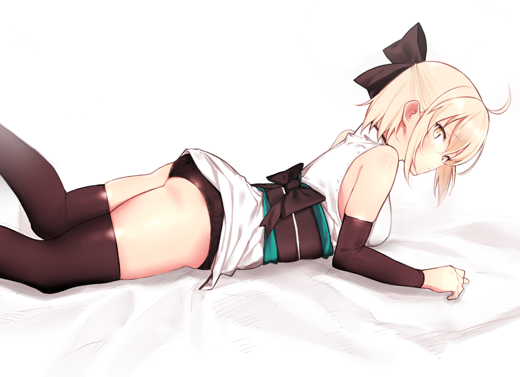 ahoge arm_warmers black_legwear black_panties blonde_hair bow fate/grand_order fate_(series) hair_bow japanese_clothes kimono looking_at_viewer lying obi okita_souji_(fate) on_stomach panties remora180 sash short_hair short_kimono sleeveless sleeveless_kimono thigh-highs underwear