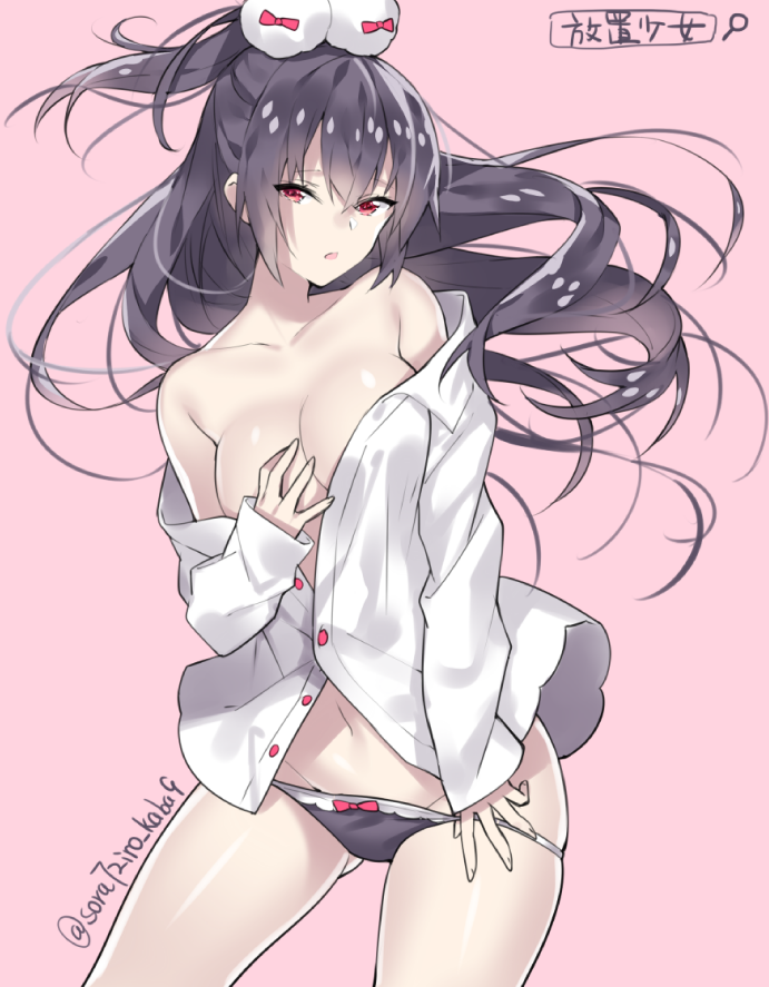 1girl bare_shoulders black_hair black_panties blouse breast_grab breasts contrapposto grabbing groin hair_between_eyes hair_ornament houchi_shoujo large_breasts long_hair looking_at_viewer no_bra original panties parted_lips pink_background ponytail red_eyes simple_background touwa_nikuman unbuttoned underwear white_blouse