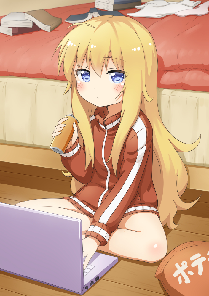 1girl blonde_hair blue_eyes blush computer dokka_no_kuni_no_kokuou gabriel_dropout jacket laptop long_hair messy_hair tenma_gabriel_white track_jacket very_long_hair