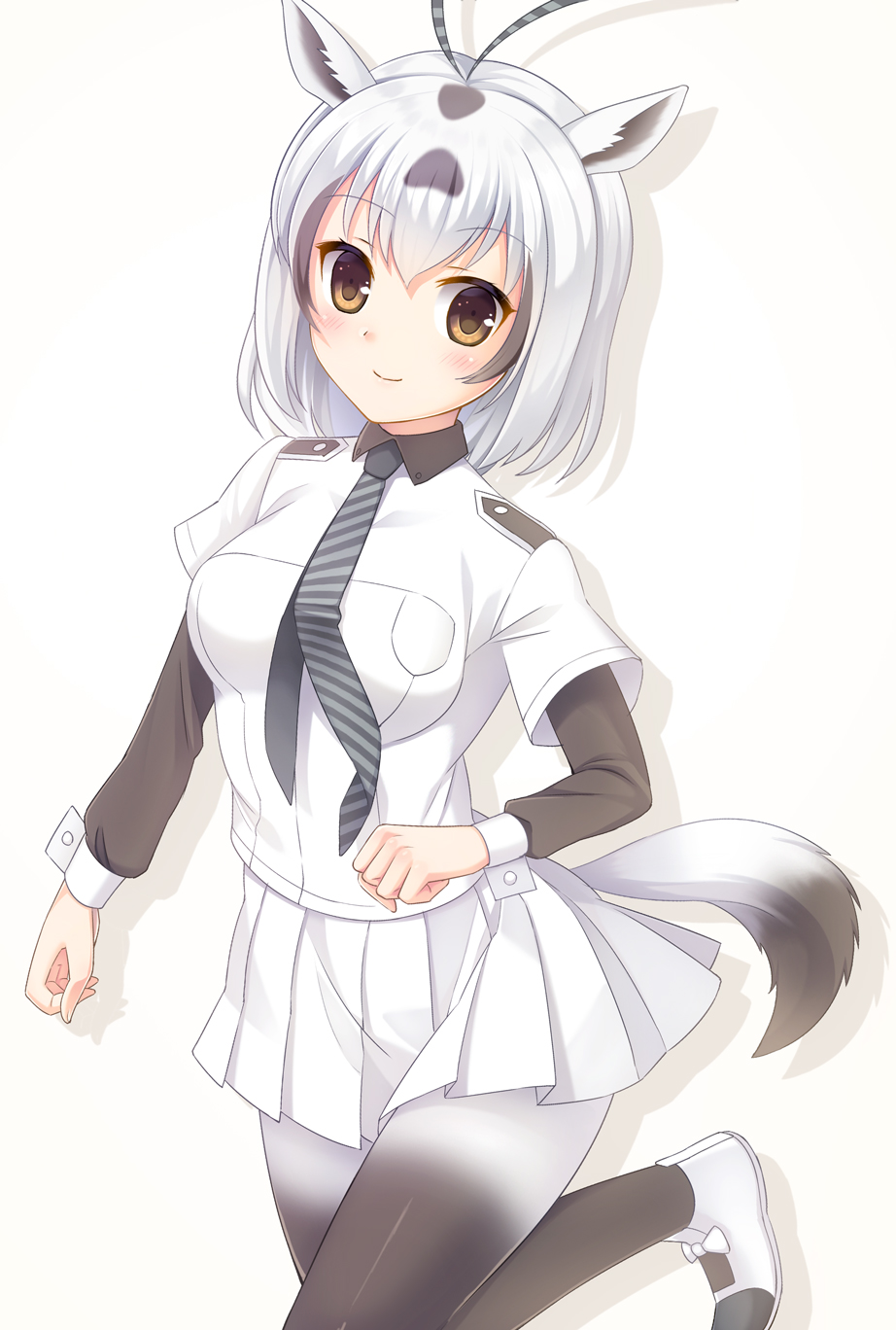 1girl animal_ears antennae arabian_oryx_(kemono_friends) brown_eyes gradient_fur highres kemono_friends looking_at_viewer miniskirt necktie oryx_ears pleated_skirt short_hair short_over_long_sleeves skirt smile umitonakai white_hair white_skirt