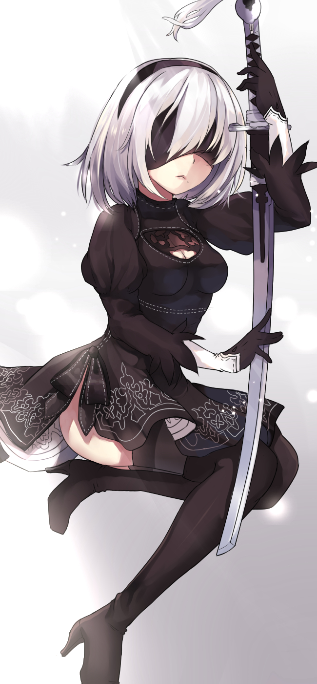 1girl black_boots black_dress black_hairband blindfold boots cleavage_cutout covered_eyes dress feather-trimmed_sleeves gluteal_fold hairband high_heel_boots high_heels highleg highleg_leotard highres holding holding_sword holding_weapon kinatsu_ship leotard long_sleeves mole mole_under_mouth nier_(series) nier_automata ribbed_dress silver_hair solo sword thigh-highs thigh_boots thighhighs_under_boots weapon white_leotard yorha_no._2_type_b
