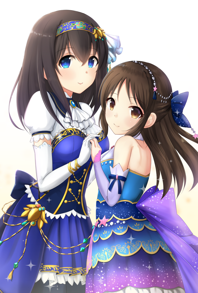 2girls bare_shoulders black_hair blue_dress blue_eyes blush bow breasts brown_eyes brown_hair detached_sleeves dress elbow_gloves gloves hair_bow hair_ornament hairband idolmaster idolmaster_cinderella_girls idolmaster_cinderella_girls_starlight_stage jewelry kirimoti34 long_hair looking_at_viewer looking_back medium_breasts multiple_girls necklace off-shoulder_sweater pendant sagisawa_fumika smile sweater tachibana_arisu white_background