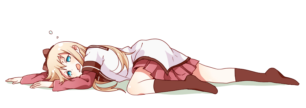 1girl :d blonde_hair blue_eyes brown_legwear collar dress drooling empty_eyes full_body hair_ornament hair_ribbon kneehighs long_hair looking_away lying namori no_shoes on_side open_mouth pleated_dress ribbon sailor_collar school_uniform shadow short_over_long_sleeves simple_background sleepy smile socks solo tareme toshinou_kyouko white_background yuru_yuri