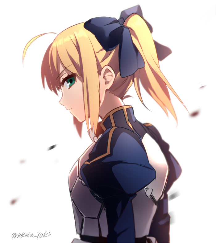 1girl ahoge armor armored_dress blonde_hair fate/stay_night fate_(series) green_eyes hair_ribbon ichinose_yukino looking_at_viewer looking_to_the_side ponytail ribbon saber solo twitter_username upper_body
