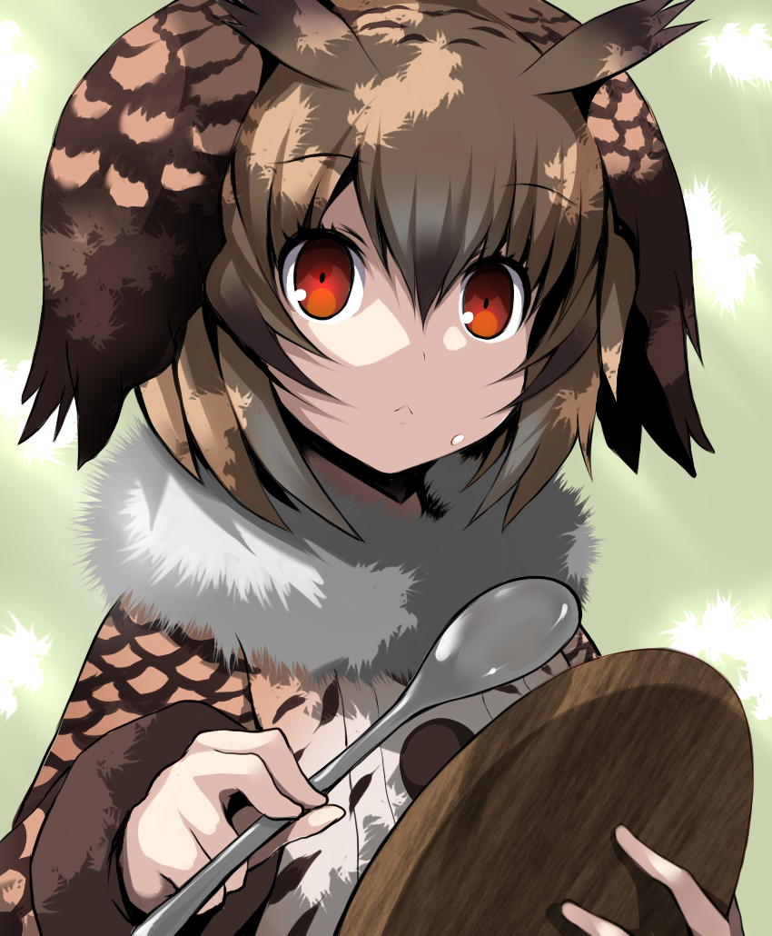 1girl :&lt; brown_hair buttons coat eurasian_eagle_owl_(kemono_friends) feathers food food_on_face fur_collar head_wings holding holding_spoon kemono_friends long_sleeves looking_at_viewer multicolored_hair plate red_eyes rice rice_on_face short_hair solo spoon tsukasawa_takamatsu