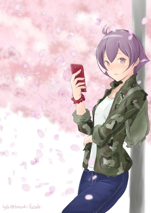 1girl ahoge alternate_costume backpack bag blue_pants blush camouflage_jacket casual cellphone cherry_blossoms dated hazuki_futahi kantai_collection leaning_on_object looking_at_viewer outdoors pants phone pole purple_hair sakawa_(kantai_collection) scrunchie short_hair smartphone solo twitter_username violet_eyes wrist_scrunchie