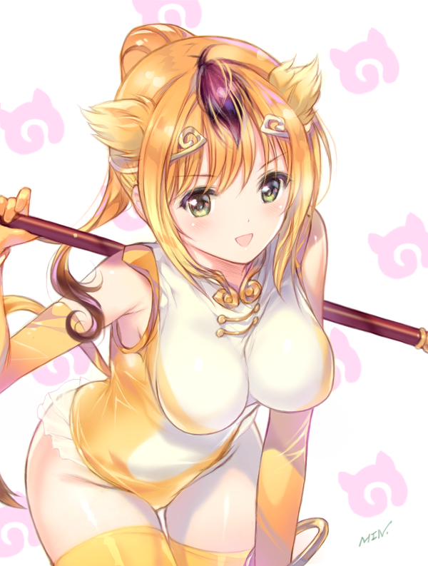 1girl animal_ears bangs blonde_hair blush bracelet breasts brown_hair elbow_gloves eyebrows_visible_through_hair gloves golden_snub-nosed_monkey_(kemono_friends) green_eyes hair_ornament holding holding_weapon japari_symbol jewelry kemono_friends leotard looking_at_viewer medium_breasts min-naraken monkey_ears monkey_tail multicolored_hair patterned_background polearm ponytail signature simple_background smile solo tail thigh-highs weapon