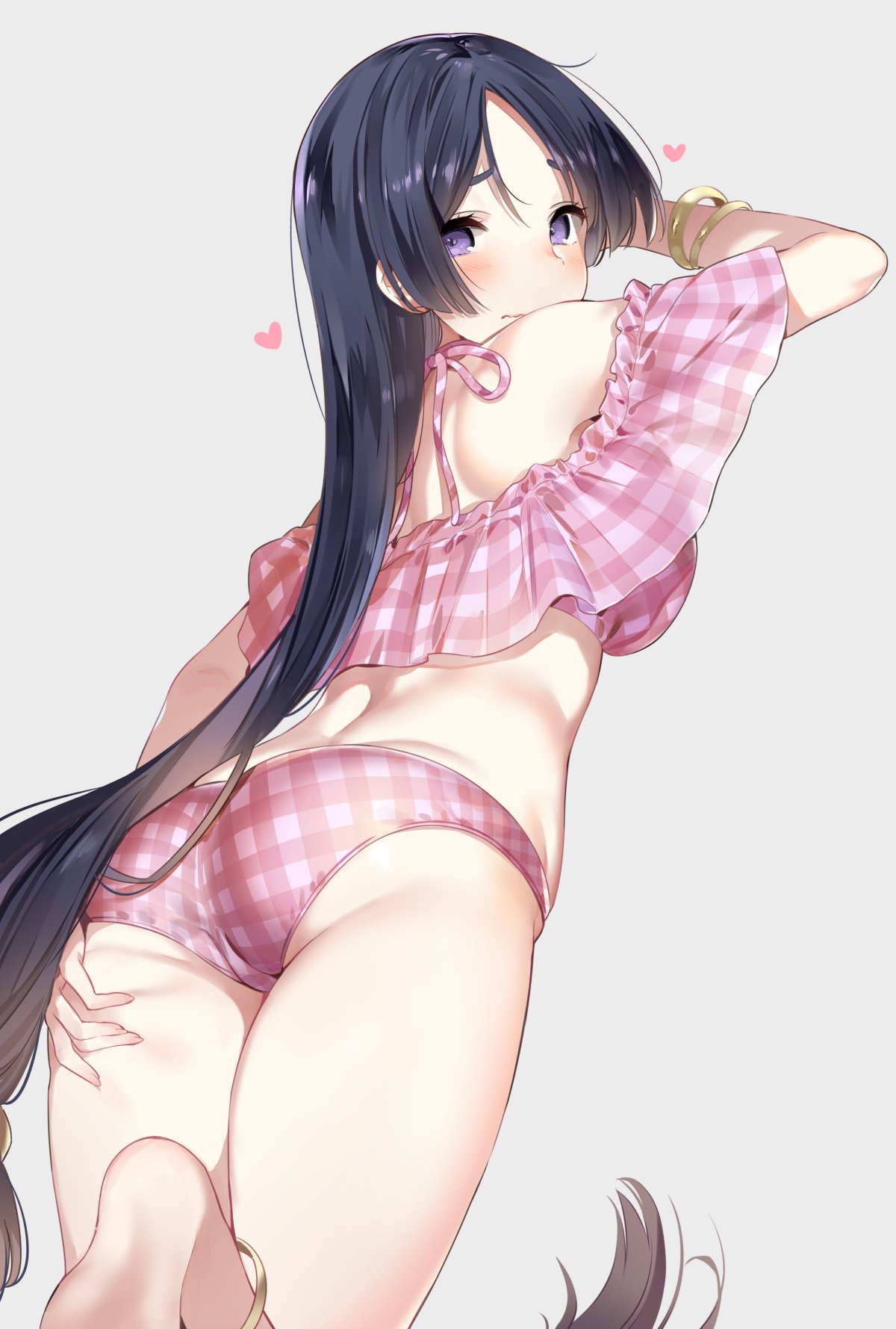 1girl anklet ass back barefoot bikini blush bracelet breasts commentary_request fate/grand_order fate_(series) grey_background hand_on_own_thigh heart highres jewelry large_breasts leg_up long_hair looking_at_viewer looking_back minamoto_no_raikou_(fate/grand_order) off_shoulder pink_bikini plaid plaid_bikini purple_hair simple_background solo swimsuit thighs very_long_hair violet_eyes waist wavy_mouth yuran_(cozyquilt)
