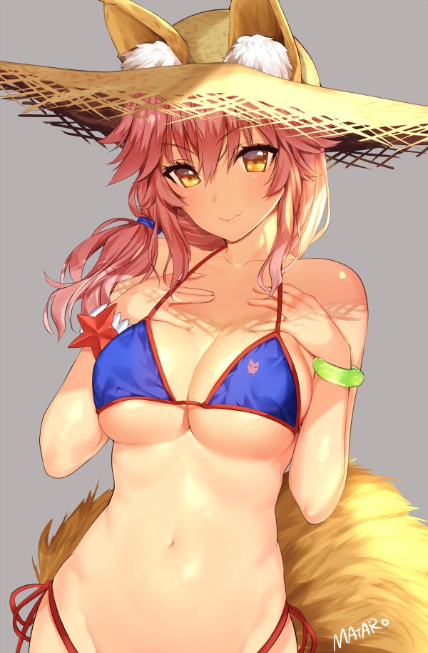1girl animal_ears bikini blue_bikini blush bracelet breasts cleavage commentary_request ears_through_headwear fate/extra fate/grand_order fate_(series) fox_ears fox_tail hat jewelry large_breasts long_hair looking_at_viewer low_tied_hair matarou_(genkai_toppa) navel pink_hair side-tie_bikini side_ponytail smile solo swimsuit tail tamamo_(fate)_(all) tamamo_no_mae_(swimsuit_lancer)_(fate) yellow_eyes