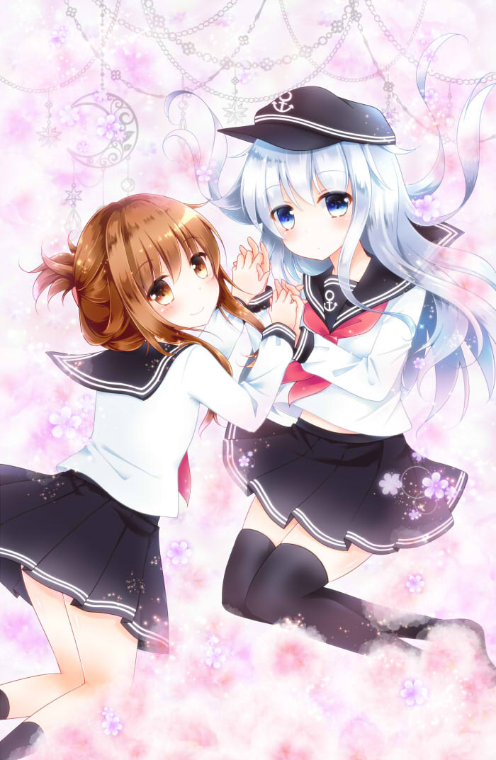 2girls black_hat black_legwear black_skirt blue_eyes blush brown_eyes brown_hair child eyebrows_visible_through_hair floating_hair hand_holding hat hibiki_(kantai_collection) inazuma_(kantai_collection) kantai_collection loli long_hair looking_at_viewer looking_back miniskirt multiple_girls murasaki_(murasakiiro_no_yoru) neckerchief pleated_skirt red_neckerchief school_uniform serafuku shirt silver_hair skirt thigh-highs very_long_hair visor_cap white_shirt zettai_ryouiki