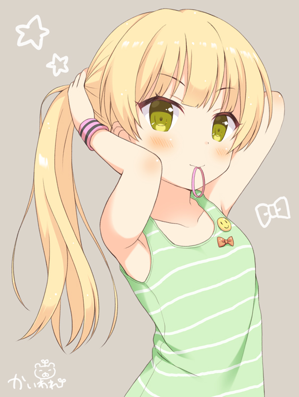 &gt;:) 1girl adjusting_hair armpits artist_name badge bangs bare_arms blonde_hair blush bow button_badge casual collarbone commentary_request eyebrows_visible_through_hair green_tank_top grey_background hair_tie idolmaster idolmaster_cinderella_girls jougasaki_rika kaiware-san looking_at_viewer mouth_hold red_bow shiny shiny_skin signature simple_background smiley_face solo star striped striped_tank_top sweatband tank_top tying_hair yellow_eyes