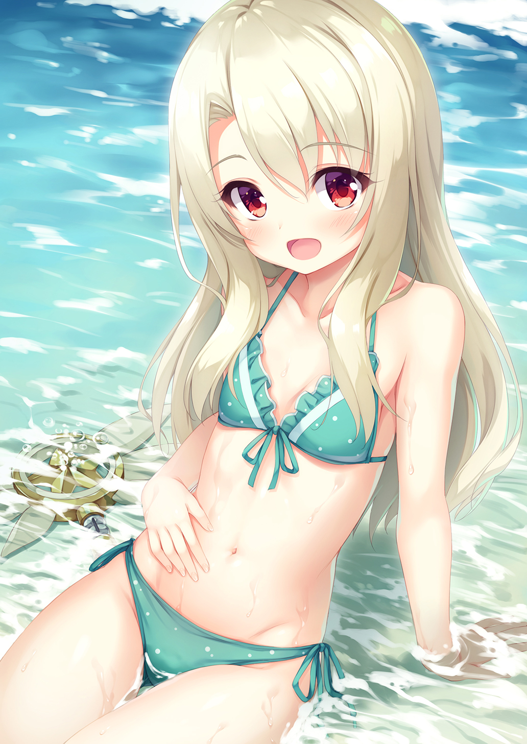 1girl :d arm_support bangs beach bikini blonde_hair blush breasts collarbone eyebrows_visible_through_hair fate/kaleid_liner_prisma_illya fate_(series) green_bikini hair_between_eyes hand_on_own_stomach highres illyasviel_von_einzbern long_hair looking_at_viewer magical_ruby navel ocean open_mouth outdoors platinum_blonde red_eyes side-tie_bikini sitting small_breasts smile solo swimsuit thighs tomifumi wand wet