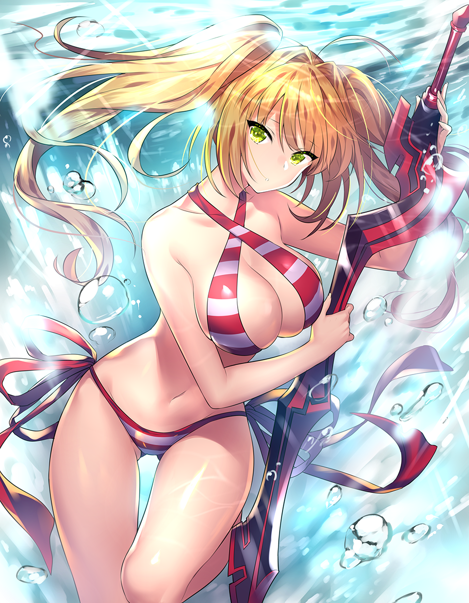 1girl aestus_estus ahoge bangs bikini blonde_hair breasts cleavage closed_mouth criss-cross_halter day eyebrows_visible_through_hair fate/grand_order fate_(series) green_eyes hair_intakes halter_top halterneck highres holding holding_sword holding_weapon large_breasts long_hair looking_at_viewer navel nero_claudius_(swimsuit_caster)_(fate) ocean outdoors saber_extra solo sparkle striped striped_bikini swimsuit sword thighs touwa_nikuman tsurime twintails weapon
