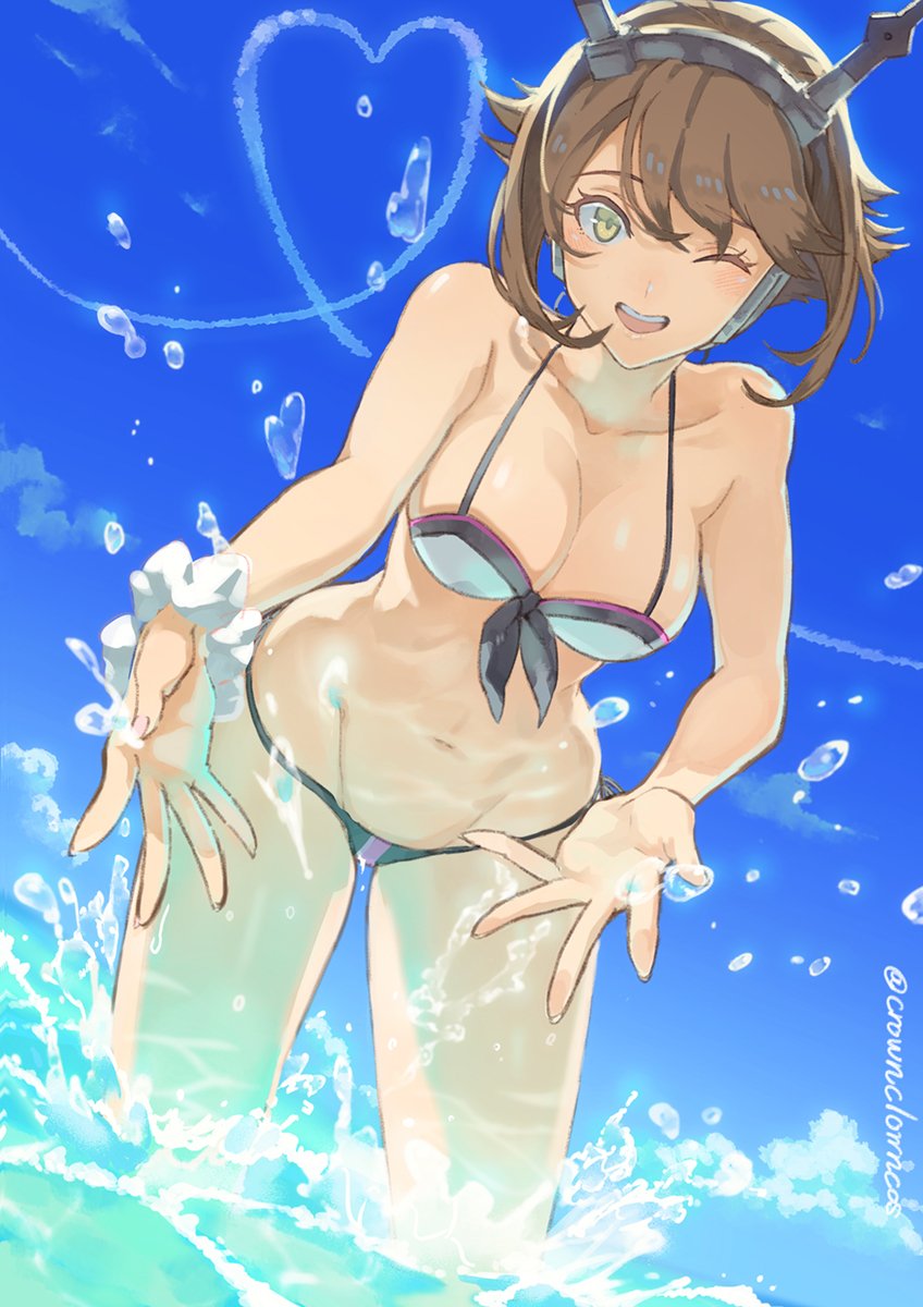 10s 1girl bare_shoulders bikini blush breasts brown_hair cleavage clouds collarbone commentary_request condensation_trail cosmic_(crownclowncosmic) green_eyes headband highres kantai_collection looking_at_viewer mutsu_(kantai_collection) navel ocean one_eye_closed open_mouth partially_submerged radio_antenna round_teeth short_hair sky smile solo splashing swimsuit teeth twitter_username water
