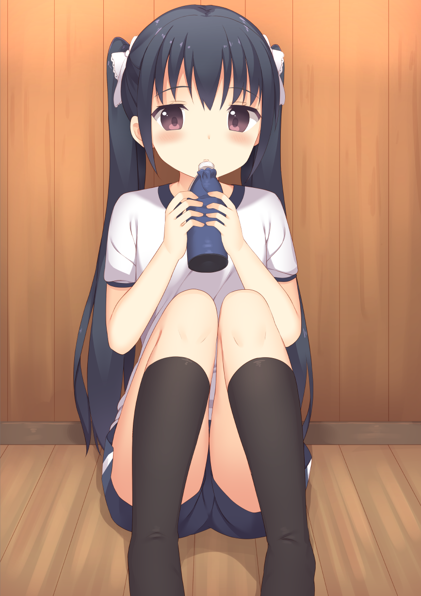 1girl bangs black_hair black_legwear blue_shorts blush bottle bow closed_mouth commentary_request eyebrows_visible_through_hair gym_shirt gym_shorts gym_uniform hair_bow highres holding holding_bottle indoors kneehighs knees_together_feet_apart long_hair looking_at_viewer no_shoes on_floor original red_eyes shirt short_sleeves shorts sidelocks sitting solo tareme twintails usagino_suzu water_bottle white_bow white_shirt wooden_floor wooden_wall