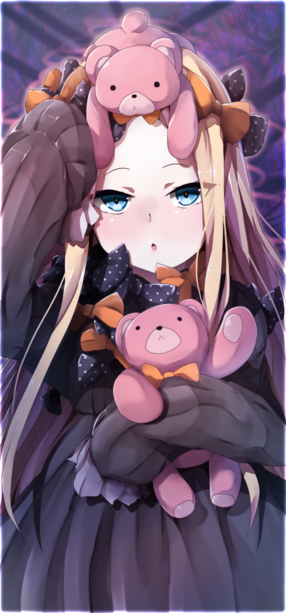 1girl abigail_williams_(fate/grand_order) bangs black_bow black_dress black_hat blonde_hair blue_eyes blush bow chestnut_mouth dress eyes_visible_through_hair fate/grand_order fate_(series) forehead hair_bow hat head_tilt highres long_hair long_sleeves looking_at_viewer nose_blush object_hug on_head orange_bow parted_bangs parted_lips polka_dot polka_dot_bow sleeves_past_wrists solo stuffed_animal stuffed_toy teddy_bear very_long_hair wadakazu