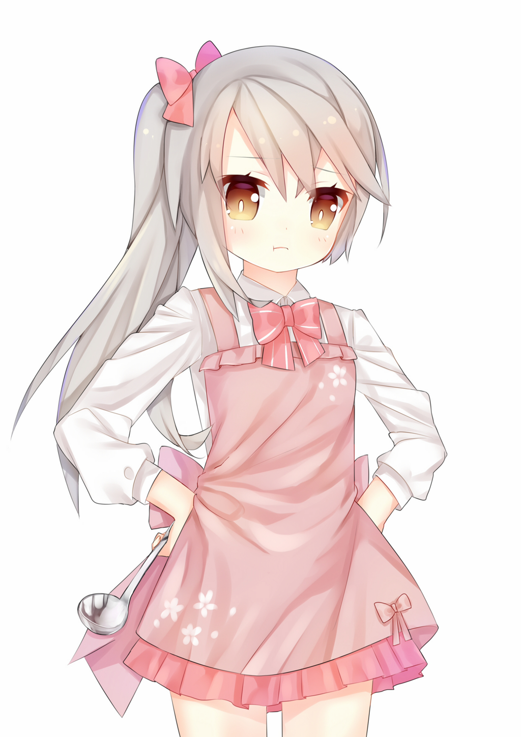 1girl apron blush bow brown_eyes closed_mouth collared_shirt commentary cowboy_shot eyebrows_visible_through_hair frilled_apron frills grey_hair hair_between_eyes hair_bow hands_on_hips highres holding ladle long_hair long_sleeves looking_at_viewer ping_hai_(zhan_jian_shao_nyu) pink_apron pink_bow pink_skirt pleated_skirt pout shirt side_ponytail simple_background skirt solo standing tengxiang_lingnai white_background white_shirt zhan_jian_shao_nyu