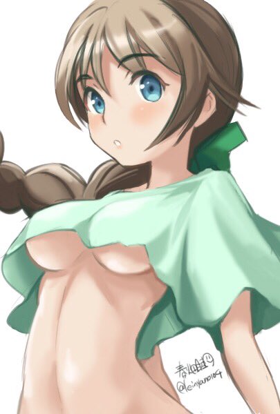 1girl artist_name bangs blue_eyes bow braid breasts brown_hair commentary_request crop_top eyebrows_visible_through_hair green_bow green_shirt hair_bow haruhata_mutsuki long_hair looking_at_viewer lynette_bishop parted_lips shirt short_sleeves signature simple_background single_braid solo standing strike_witches twitter_username under_boob upper_body white_background world_witches_series