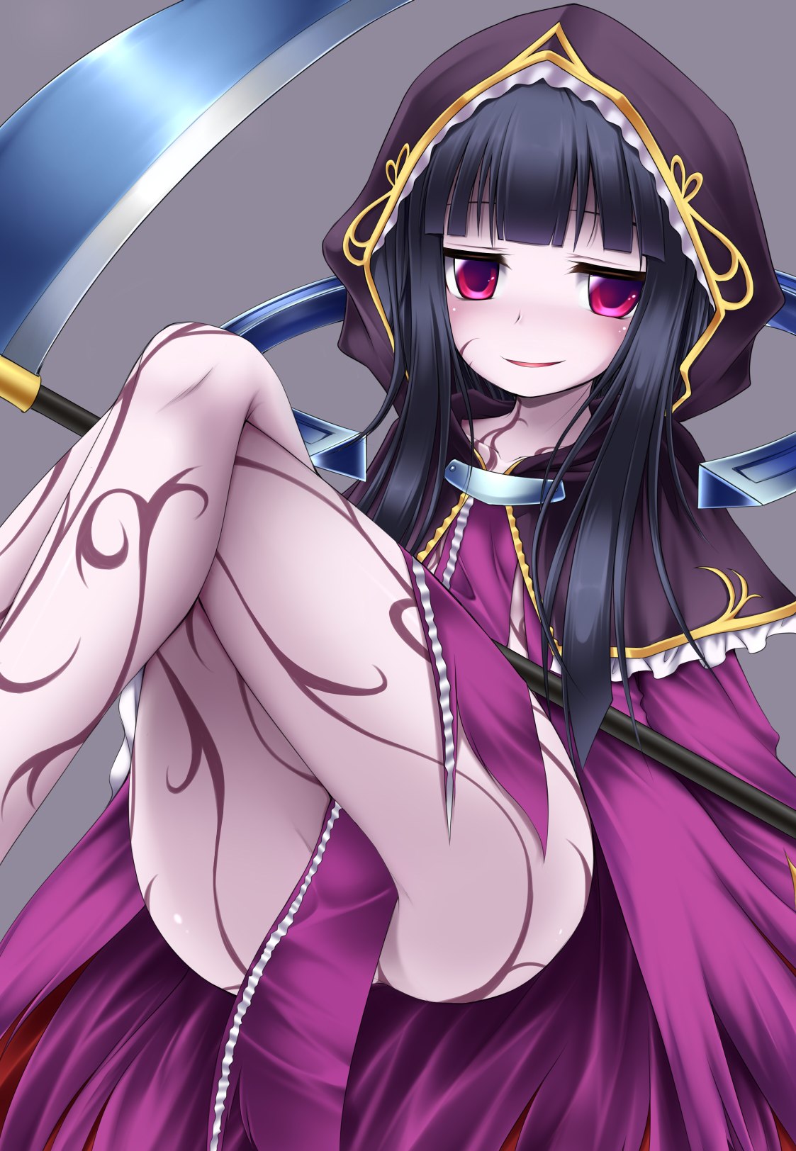 1girl bangs bare_legs black_hair blunt_bangs cloak collarbone commentary_request death_alma emil_chronicle_online grey_background highres hood hood_up hooded_cloak jitome leg_tattoo legs_crossed long_hair looking_at_viewer pale_skin parted_lips pink_cloak red_eyes scythe shimo_(depthbomb) sidelocks simple_background smile solo tattoo thighs
