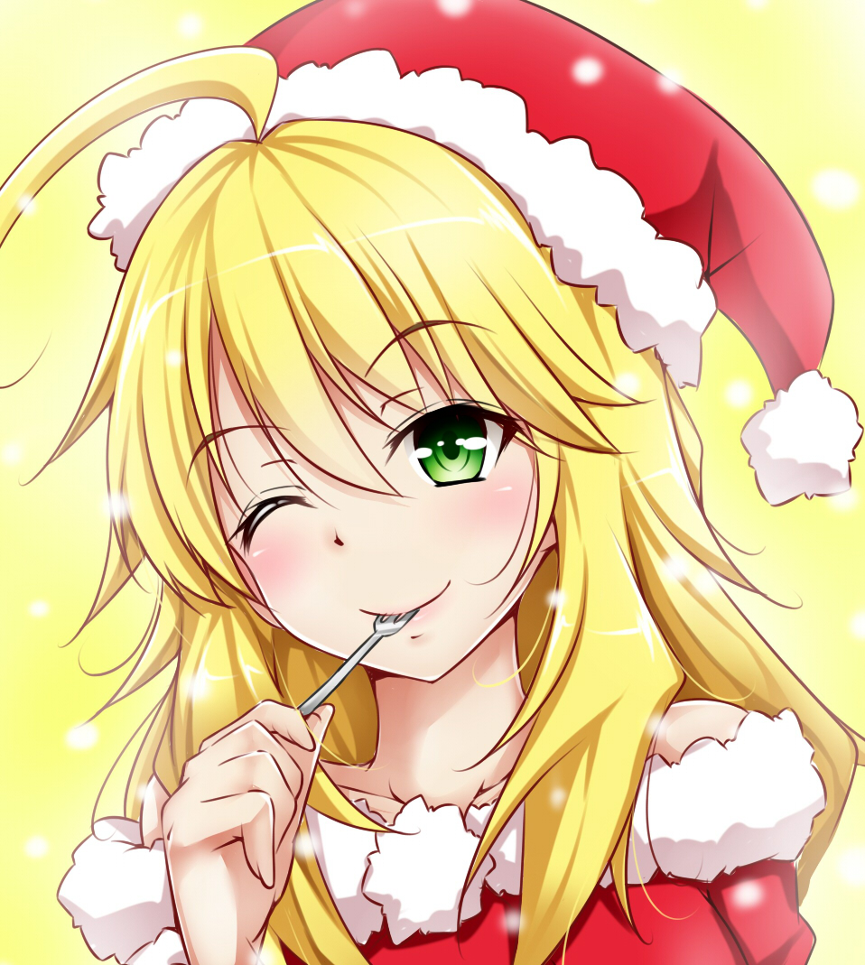 1girl ahoge blonde_hair collarbone eyebrows_visible_through_hair fur_trim green_eyes hair_between_eyes hat head_tilt hoshii_miki idolmaster long_hair looking_at_viewer portrait red_hat santa_hat smile solo yellow_background yopparai_oni