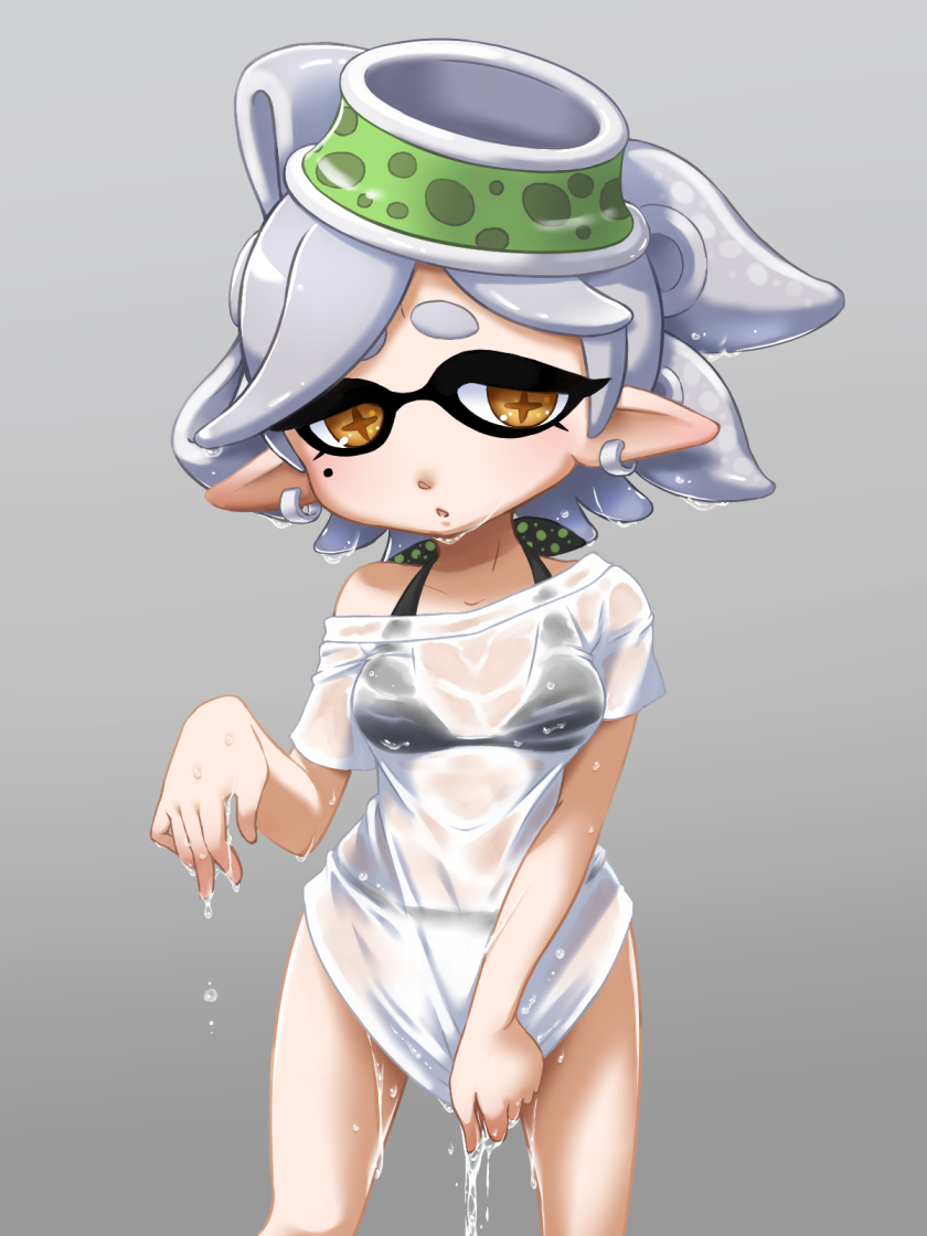 +_+ 1girl bikini black_bikini breasts brown_eyes commentary_request cowboy_shot domino_mask earrings food food_on_head grey_background grey_hair hotaru_(splatoon) jewelry looking_at_viewer ma2da mask medium_breasts mole mole_under_eye no_pants object_on_head off_shoulder parted_lips pointy_ears see-through shirt shirt_tug short_hair short_sleeves simple_background solo splatoon splatoon_1 standing swimsuit t-shirt tentacle_hair wet wet_clothes wet_hair wet_shirt white_shirt