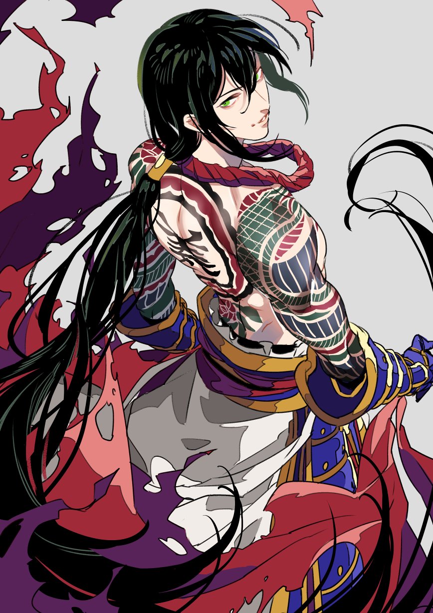 1boy armor black_hair commentary_request fate/grand_order fate_(series) full_body_tattoo gauntlets green_eyes grey_background hair_between_eyes hair_tubes highres japanese_armor long_hair looking_at_viewer looking_back male_focus parted_lips simple_background smile solo standing tattoo topless very_long_hair yan_qing_(fate/grand_order) yosi135
