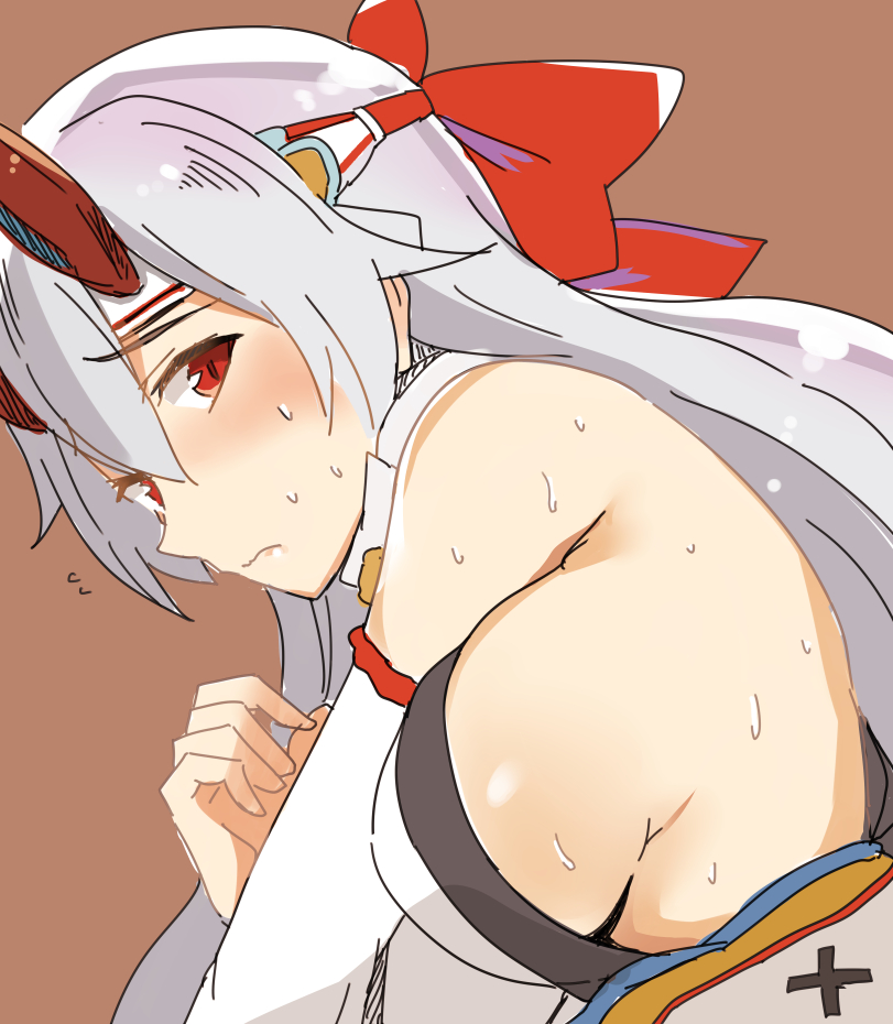 1girl arito_arayuru bangs blush bow breasts brown_background closed_mouth detached_sleeves dutch_angle eyebrows_visible_through_hair fate/grand_order fate_(series) hair_between_eyes hair_bow hand_up headband horns japanese_clothes large_breasts looking_at_viewer oni_horns red_bow red_eyes sideboob silver_hair simple_background solo solo_focus sweat sweating tomoe_gozen_(fate/grand_order) upper_body