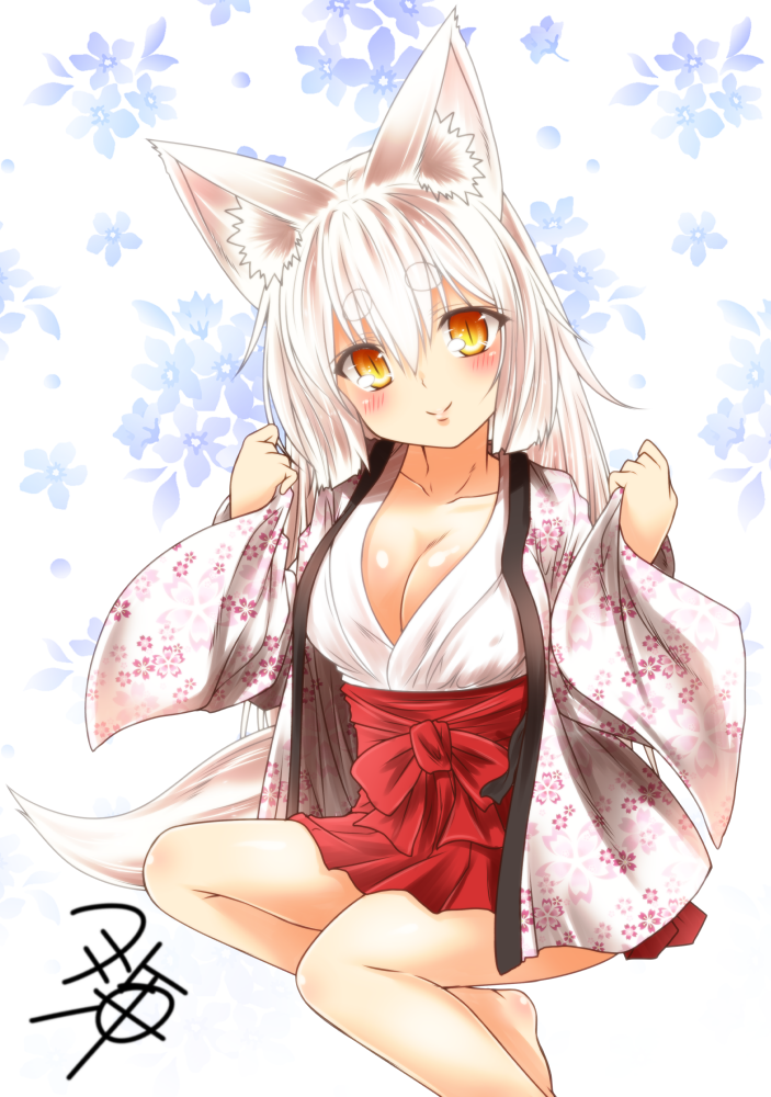 1girl animal_ears breasts cleavage commentary_request fox_ears fox_tail japanese_clothes kohaku_(yua) looking_at_viewer original sketch slit_pupils smile solo tail white_hair yellow_eyes yua_(checkmate)