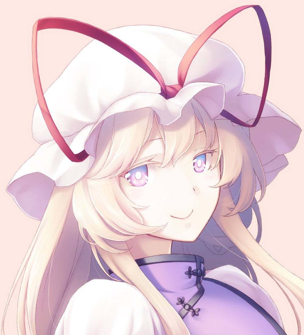 1girl bangs blonde_hair closed_mouth commentary_request face hat hat_ribbon long_hair looking_at_viewer midorino_eni mob_cap pink_background portrait red_ribbon ribbon sidelocks simple_background smile solo touhou violet_eyes white_hat yakumo_yukari