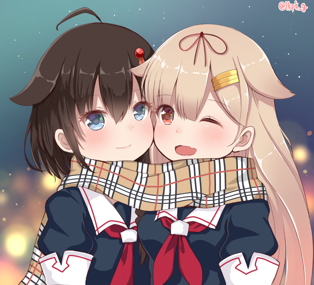 2girls ;d ahoge bangs black_ribbon black_serafuku blonde_hair blue_eyes blurry_foreground blush braid breasts brown_hair brown_scarf cheek-to-cheek closed_mouth eyebrows_visible_through_hair fang hair_between_eyes hair_flaps hair_ornament hair_over_eyes hair_ribbon hairclip kantai_collection light_particles long_hair multiple_girls neckerchief noeru_(gt17854) one_eye_closed open_mouth puffy_short_sleeves puffy_sleeves red_eyes red_neckwear ribbon scarf school_uniform serafuku shared_scarf shigure_(kantai_collection) shiny shiny_hair short_sleeves single_braid small_breasts smile tareme twitter_username upper_body yuri yuudachi_(kantai_collection)