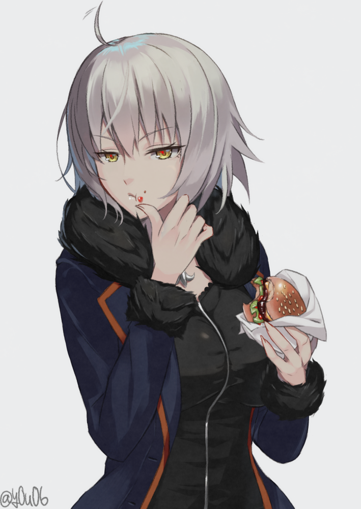 1girl :t ahoge black_shirt eating fate/grand_order fate_(series) food grey_background hair_between_eyes hamburger holding holding_food jeanne_alter ruler_(fate/apocrypha) shirt short_hair signature silver_hair simple_background solo upper_body yellow_eyes you06