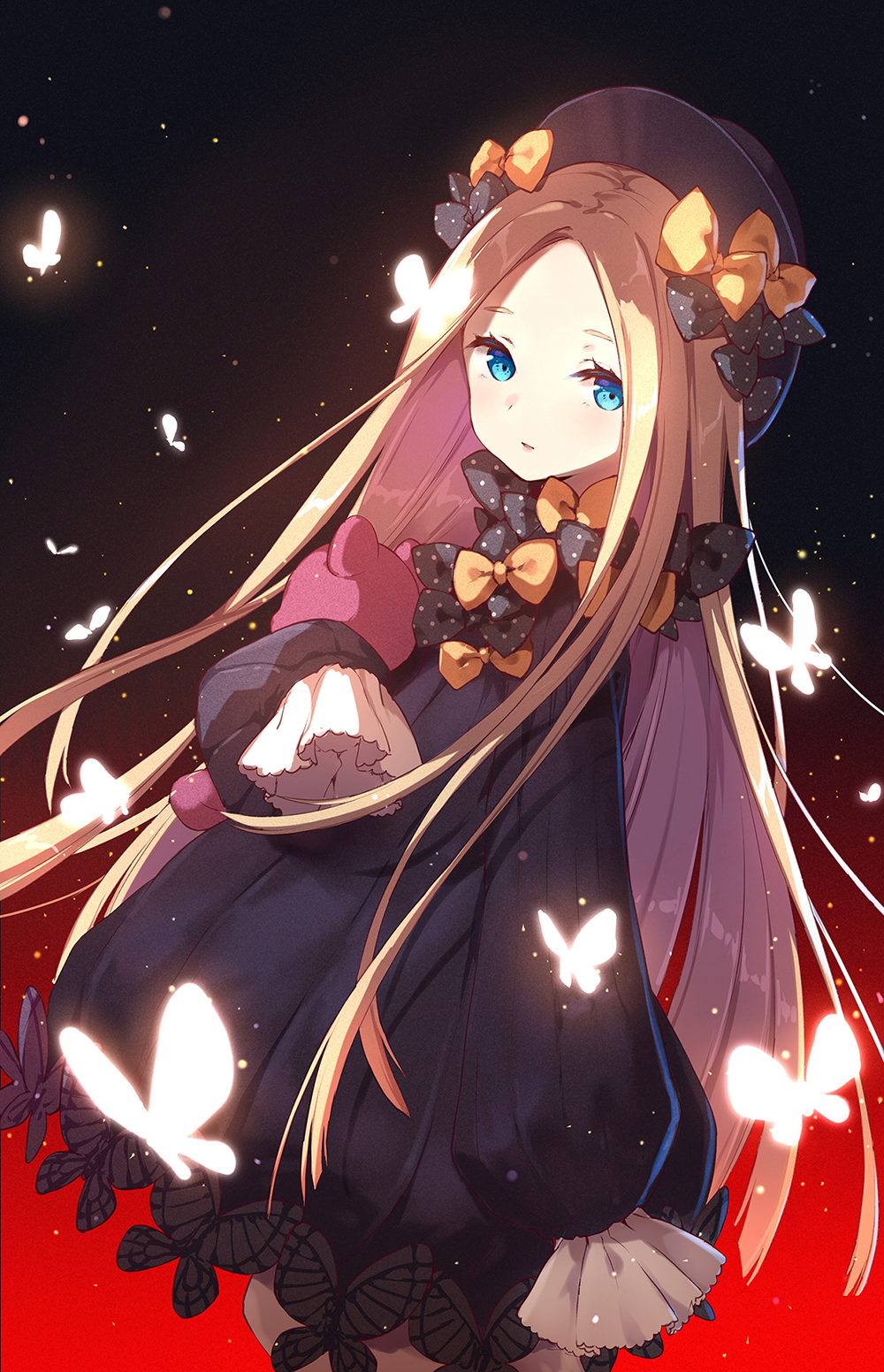 1girl abigail_williams_(fate/grand_order) arm_at_side bangs black_background black_bow black_hat blonde_hair blue_eyes bow bowler_hat butterfly commentary_request fate/grand_order fate_(series) gradient gradient_background hair_bow hands_in_sleeves hat highres kamon_(shinshin) long_hair long_sleeves looking_at_viewer object_hug orange_bow parted_bangs parted_lips polka_dot polka_dot_bow red_background solo stuffed_animal stuffed_toy teddy_bear very_long_hair