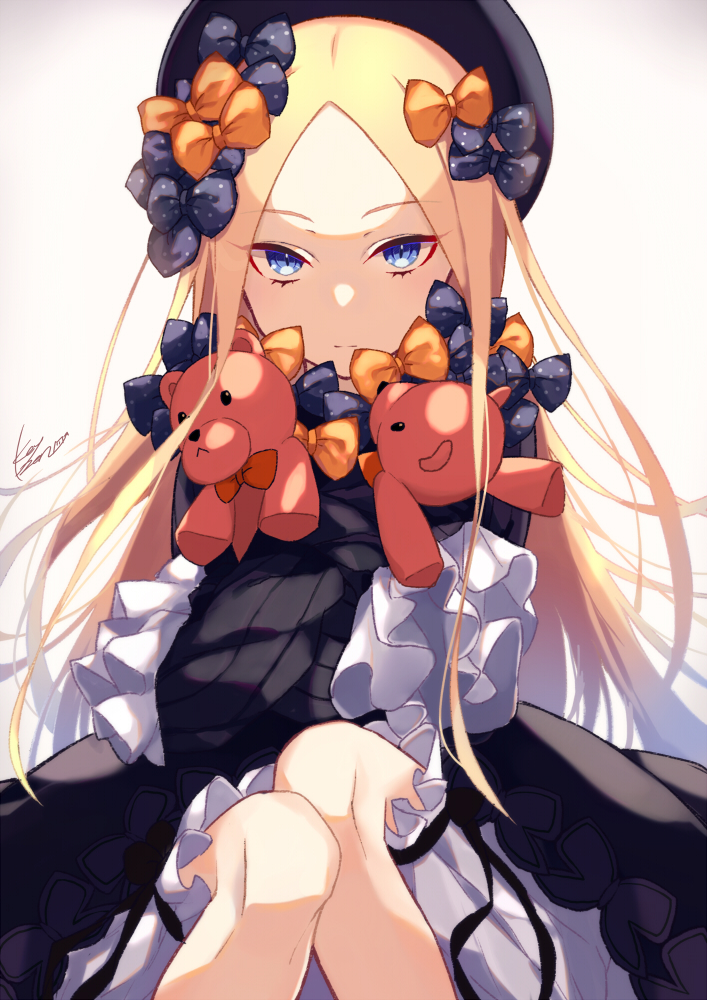 1girl abigail_williams_(fate/grand_order) artist_name bangs beret blonde_hair blue_eyes bow dress fate/grand_order fate_(series) frilled_dress frilled_sleeves frills fujikiri_yana gradient gradient_background hair_bow hands_in_sleeves hat holding holding_stuffed_animal knees_together_feet_apart lolita_fashion long_hair long_sleeves looking_at_viewer orange_bow parted_bangs polka_dot polka_dot_bow sitting solo stuffed_animal stuffed_toy teddy_bear too_many_bows