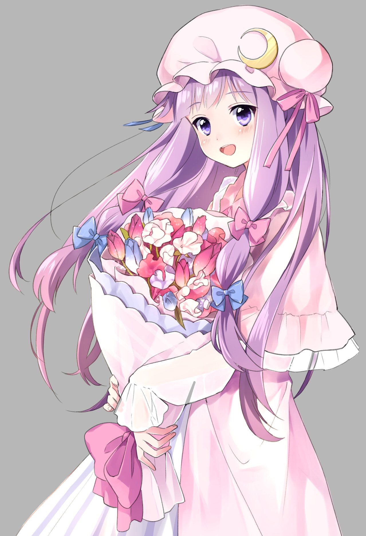 1girl :d bangs blue_ribbon blush bouquet crescent crescent_moon_pin dress eyebrows_visible_through_hair fingernails flower grey_background hair_ribbon hat highres holding holding_bouquet long_hair long_sleeves looking_at_viewer mob_cap open_mouth patchouli_knowledge pink_dress pink_hat purple_hair red_ribbon ribbon simple_background smile solo standing touhou tress_ribbon vanilla_(miotanntann) violet_eyes