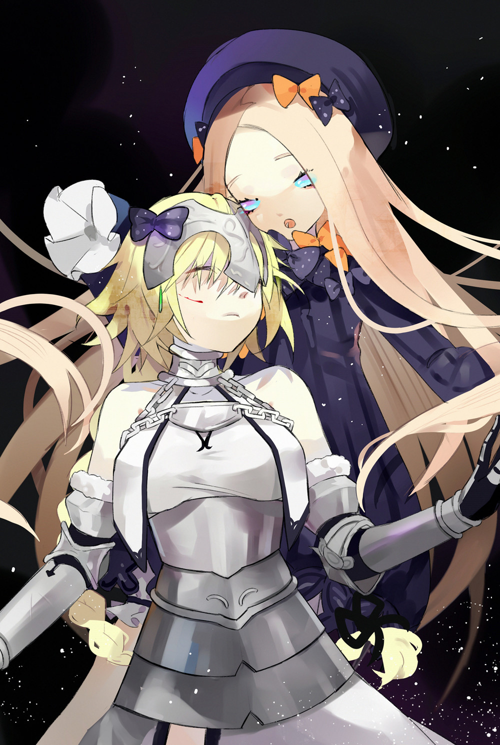 2girls :o abigail_williams_(fate/grand_order) armor armored_dress bangs bare_shoulders black_background black_bow black_dress black_hat blonde_hair blood blue_eyes bow closed_eyes closed_mouth commentary_request cuts dress eyes_visible_through_hair fate/grand_order fate_(series) gauntlets gorget hair_over_eyes halter_dress hands_in_sleeves hat head_tilt headpiece highres injury jeanne_d'arc_(fate) jeanne_d'arc_(fate)_(all) long_hair long_sleeves multiple_girls orange_bow parai0 parted_bangs parted_lips polka_dot polka_dot_bow short_hair sleeveless sleeveless_dress very_long_hair white_dress