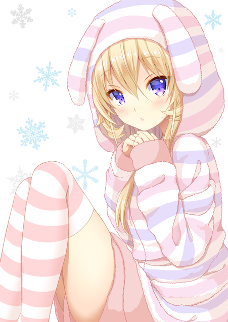 1girl animal_hood bangs blonde_hair blush eyebrows eyebrows_visible_through_hair hood hoodie kuroe_(sugarberry) long_hair long_sleeves looking_at_viewer nakiri_erina open_mouth shiny shiny_hair shokugeki_no_souma solo striped striped_hoodie striped_legwear thigh-highs violet_eyes white_background