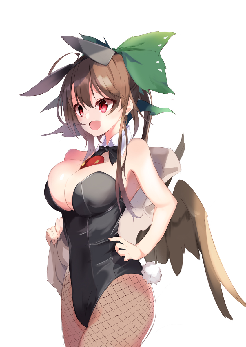 1girl animal_ears bare_arms bare_shoulders black_leotard black_neckwear bow bowtie breasts brown_hair bunny_tail bunnysuit cleavage cowboy_shot detached_collar fishnet_pantyhose fishnets green_bow hair_bow hand_on_hip highres large_breasts leotard long_hair open_mouth pantyhose ponytail rabbit_ears red_eyes reiuji_utsuho simple_background smile solo tail tetsurou_(fe+) third_eye touhou white_background wings