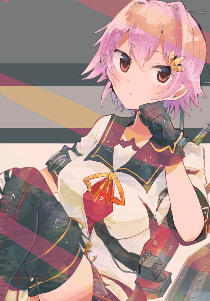 1girl black_gloves black_legwear black_skirt breasts closed_mouth gloves hair_between_eyes hair_ornament itomugi-kun kantai_collection large_breasts looking_at_viewer paw_pose pink_hair pleated_skirt red_eyes remodel_(kantai_collection) school_uniform serafuku short_hair short_sleeves simple_background skirt solo tama_(kantai_collection) thigh-highs