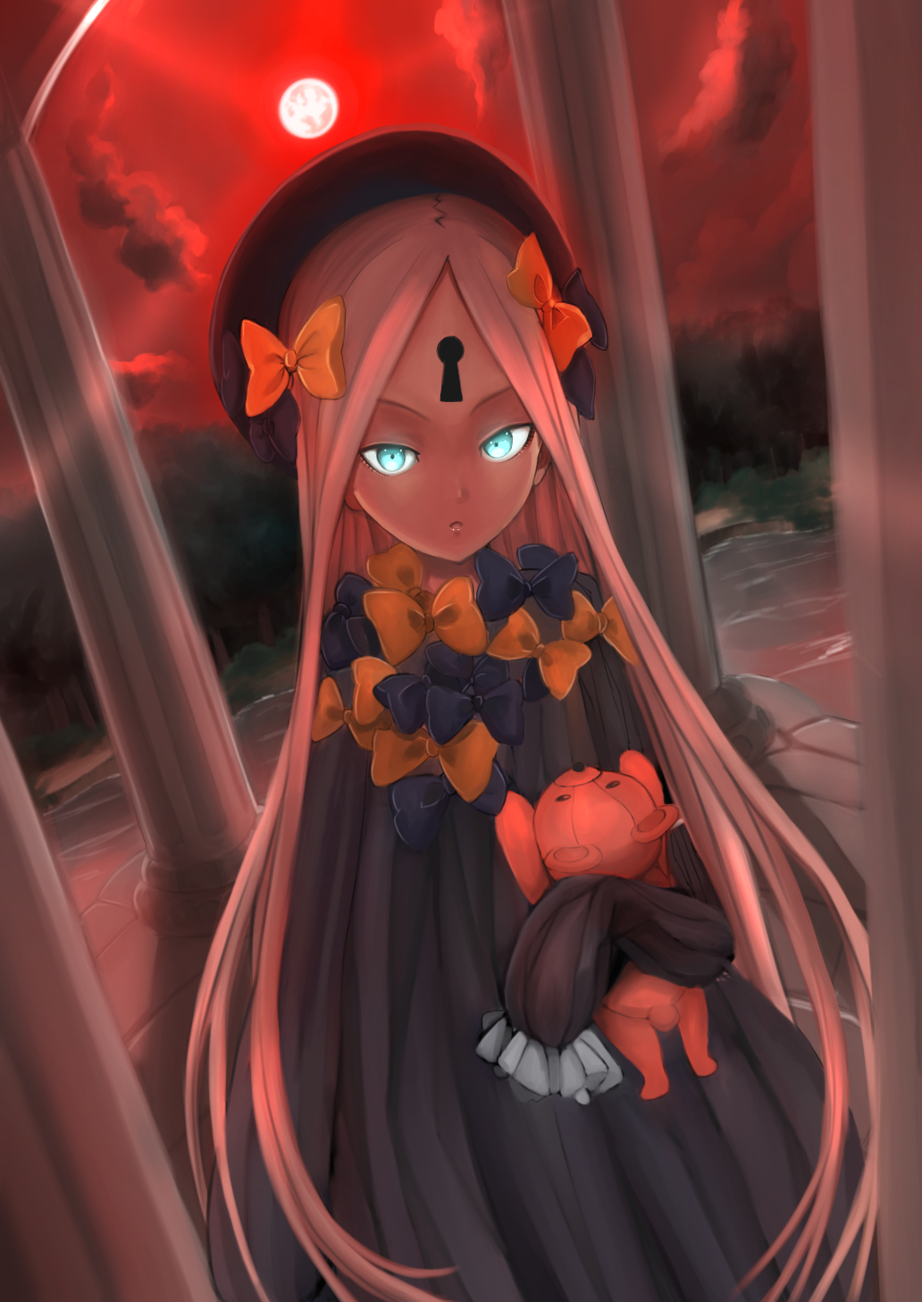 1girl :o abigail_williams_(fate/grand_order) bangs black_bow black_dress black_hat blonde_hair blue_eyes bow clouds commentary_request dress dutch_angle fate/grand_order fate_(series) full_moon hair_bow hat highres keyhole long_hair long_sleeves looking_at_viewer moon object_hug orange_bow parted_bangs parted_lips pillar red_sky sansechiru sky sleeves_past_wrists solo stuffed_animal stuffed_toy teddy_bear very_long_hair