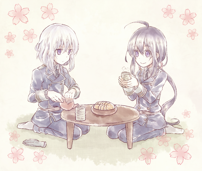 2boys ahoge black_hair cup gloves gloves_removed honebami_toushirou l_a_n_a male_focus military military_uniform multiple_boys namazuo_toushirou ponytail pouring seiza senbei sitting smile table teapot touken_ranbu uniform violet_eyes white_hair yunomi