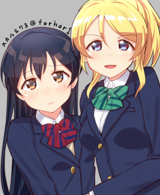 2girls ayase_eli bangs blazer blonde_hair blue_eyes blue_hair blush bow bowtie closed_mouth commentary green_neckwear grey_background hair_between_eyes jacket long_hair long_sleeves looking_at_viewer love_live! love_live!_school_idol_project multiple_girls open_mouth otonokizaka_school_uniform ponytail red_neckwear school_uniform simple_background skull573 sonoda_umi striped_neckwear upper_body yellow_eyes