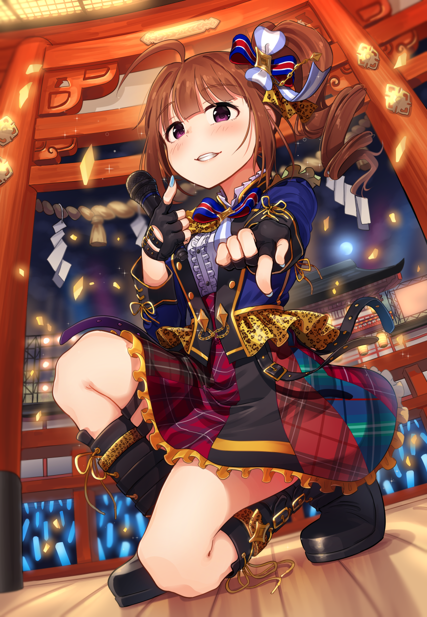 1girl ahoge black_footwear black_gloves blue_nails blush boots breasts brown_hair drill_hair eyebrows_visible_through_hair fingerless_gloves gloves highres holding holding_microphone idolmaster idolmaster_million_live! idolmaster_million_live!_theater_days kamille_(vcx68) knee_boots looking_at_viewer medium_breasts microphone nail_polish one_knee parted_lips short_hair side_drill skirt smile solo teeth violet_eyes yokoyama_nao