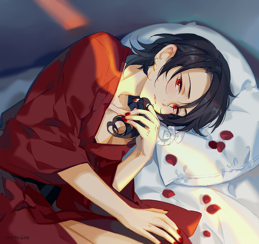 1boy artist_name brown_hair earrings instocklee japanese_clothes jewelry kashuu_kiyomitsu kimono looking_at_viewer male_focus mole mole_under_mouth nail_polish on_bed parted_lips petals pillow red_eyes red_nails solo touken_ranbu upper_body yukata