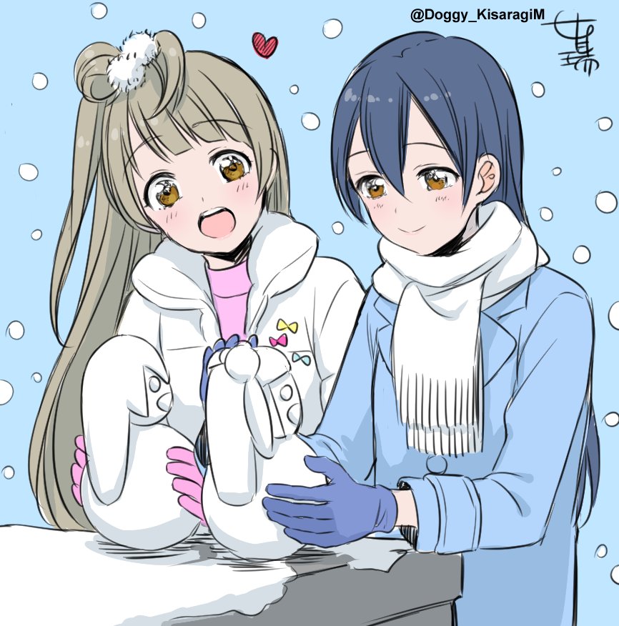 2girls bangs blue_gloves blue_hair blush closed_mouth commentary_request gloves grey_hair hair_between_eyes kisaragi_mizu long_hair love_live! love_live!_school_idol_project minami_kotori mittens multiple_girls one_side_up open_mouth pink_gloves scarf simple_background smile snow snowing snowman sonoda_umi winter winter_clothes yellow_eyes