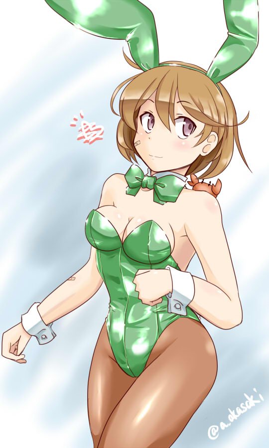 1girl akai_akasaki animal_ears bandaid bandaid_on_face bow bowtie brown_eyes brown_hair brown_legwear bunnysuit cowboy_shot crab detached_collar green_leotard green_neckwear kantai_collection leotard oboro_(kantai_collection) pantyhose rabbit_ears short_hair smile solo strapless strapless_leotard wrist_cuffs