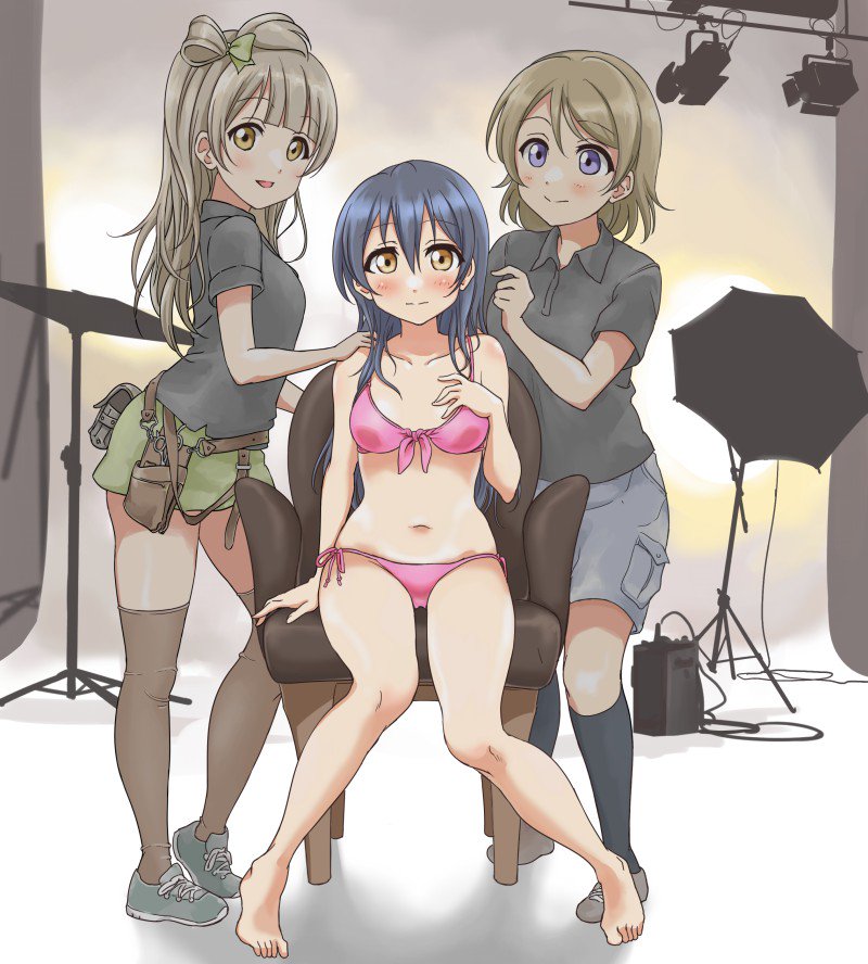 bangs bikini black_shirt blue_hair blush closed_mouth front-tie_bikini front-tie_top grey_hair hair_between_eyes hairdressing hand_on_another's_shoulder long_hair looking_at_viewer love_live! love_live!_school_idol_project midriff minami_kotori multiple_girls navel one_side_up open_mouth pink_bikini shirt short_sleeves sitting sonoda_umi standing swimsuit tetopetesone thigh-highs violet_eyes watanabe_you yellow_eyes