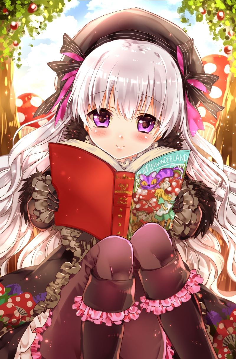 1girl black_bow black_dress black_hat blush book bow braid closed_mouth commentary_request dress fate/extra fate/extra_ccc fate_(series) gothic_lolita hat headpiece highres holding holding_book lolita_fashion long_hair looking_at_viewer nursery_rhyme_(fate/extra) open_book raimu_(yuzu-raimu) silver_hair solo striped striped_bow violet_eyes