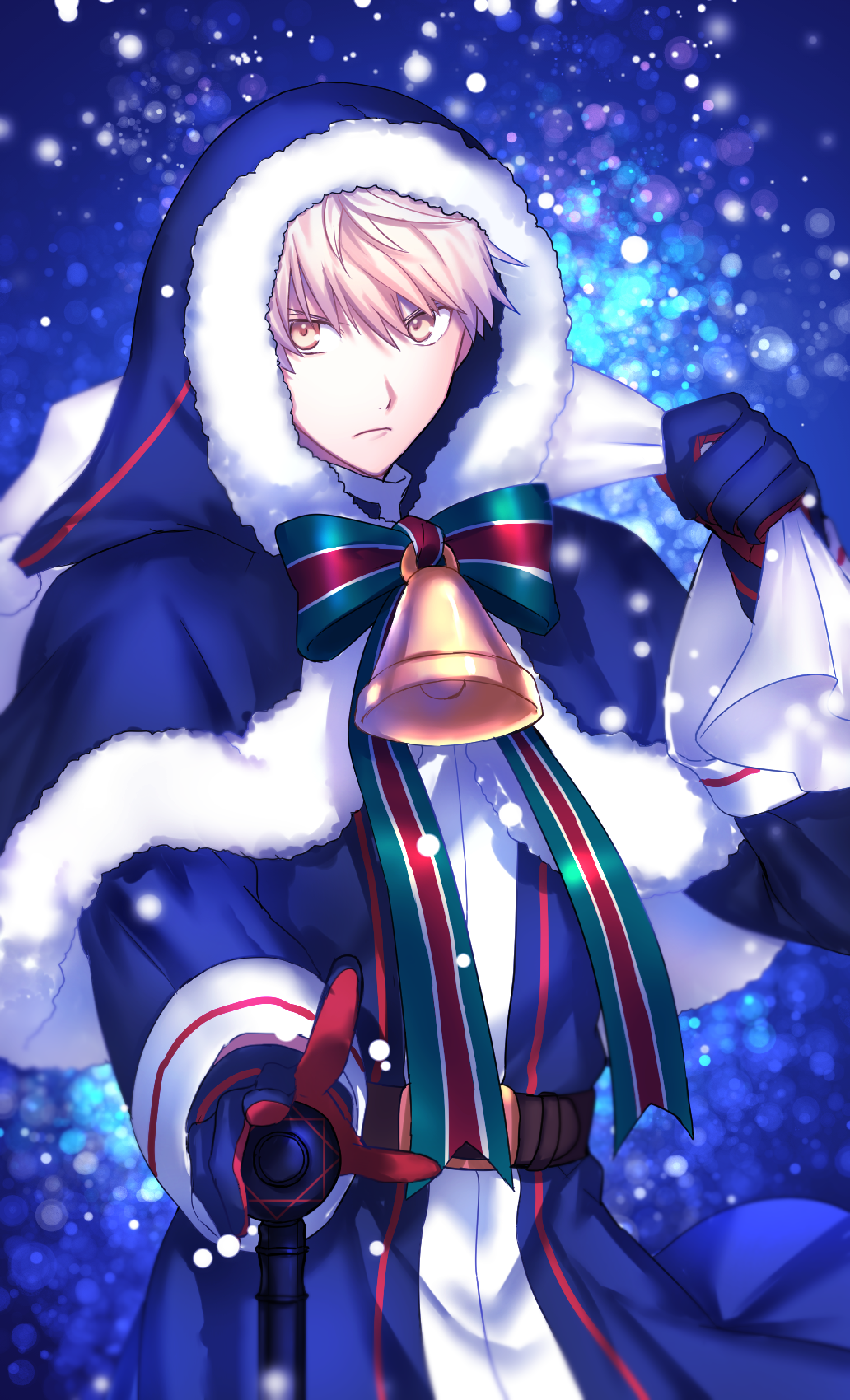 &gt;:( 1boy backlighting bangs bell belt belt_buckle blonde_hair blue_coat blue_gloves blurry blurry_background bobblehat bokeh bow bowtie buckle closed_mouth cosplay_request depth_of_field fate/grand_order fate/prototype fate_(series) fur-trimmed_capelet gloves hair_between_eyes highres holding hood hood_up long_sleeves looking_at_viewer male_focus over_shoulder saber_(fate/prototype) sack serious seseragi_azuma striped striped_bow striped_neckwear upper_body v-shaped_eyebrows yellow_eyes