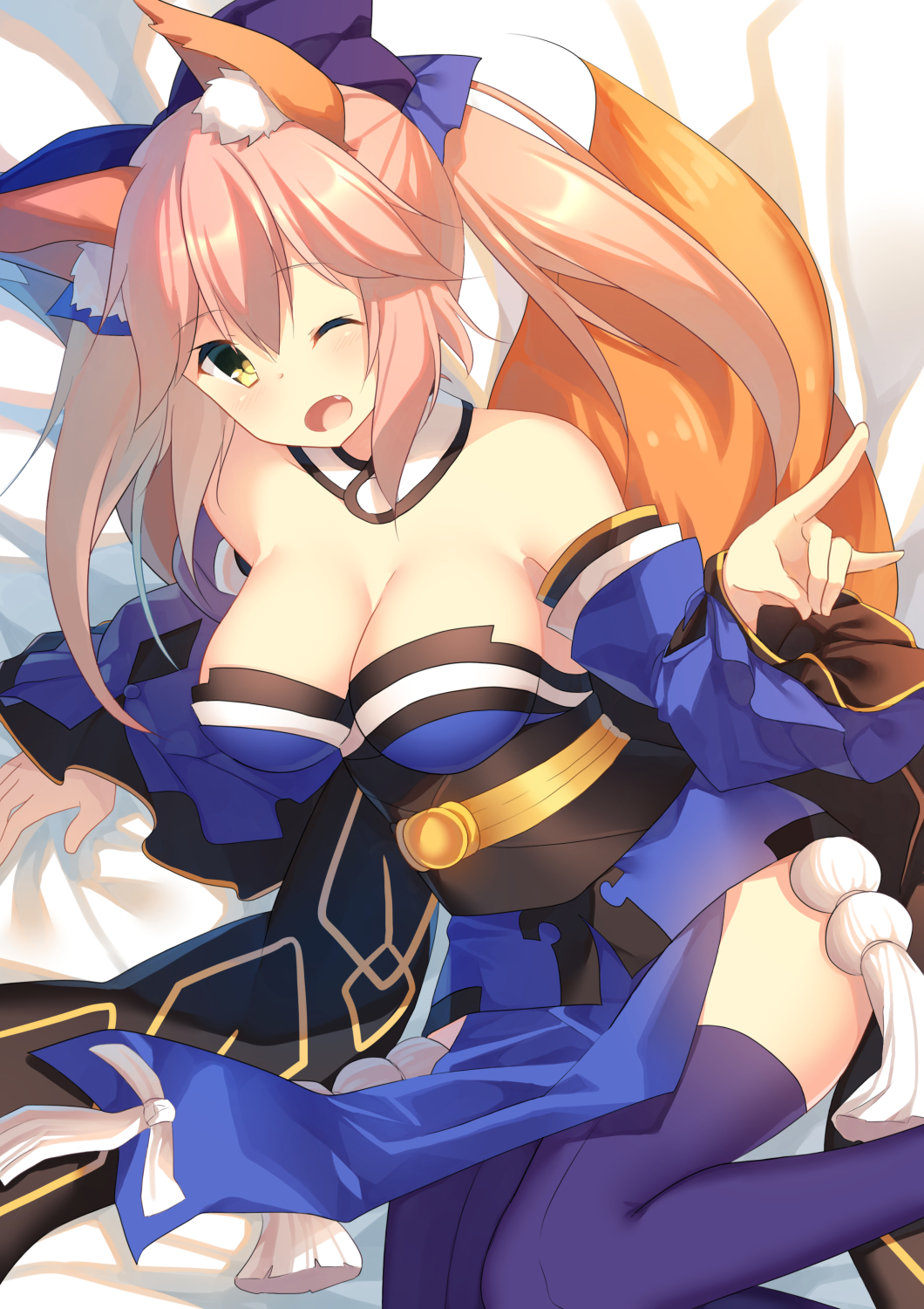 blue_eyes fate/extra fate_(series) long_hair pink_hair tamamo_(fate)_(all) tamamo_no_mae_(fate) wink