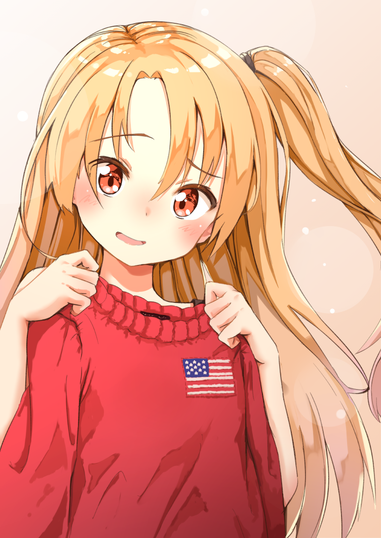 1girl ame. american_flag american_flag_print azur_lane bangs blush brown_eyes cleveland_(azur_lane) commentary_request eyebrows_visible_through_hair flag_print hair_between_eyes head_tilt holding holding_sweater light_brown_hair long_hair looking_at_viewer parted_lips red_sweater side_ponytail smile solo sweater very_long_hair